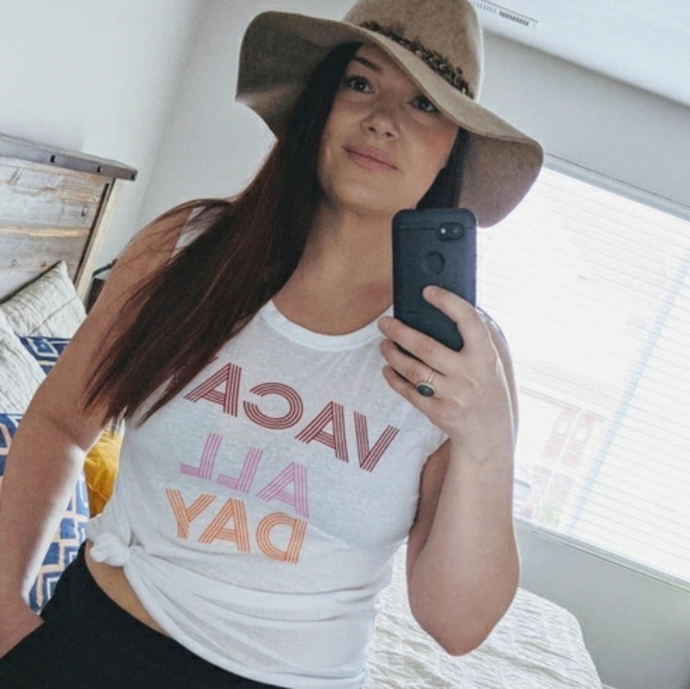 White Tank Top with 'Vacay All Day' Graphic - Picture 3 of 5